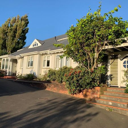 Browns Boutique Bed And Breakfast Whanganui Exterior photo
