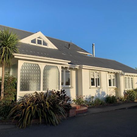 Browns Boutique Bed And Breakfast Whanganui Exterior photo