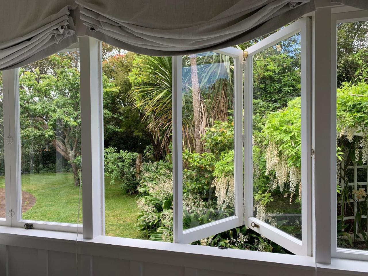 Browns Boutique Bed And Breakfast Whanganui Exterior photo