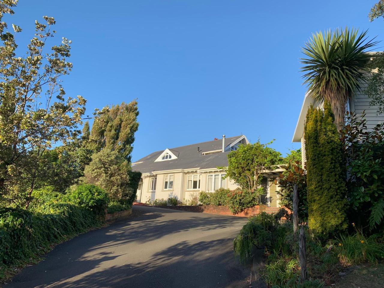 Browns Boutique Bed And Breakfast Whanganui Exterior photo